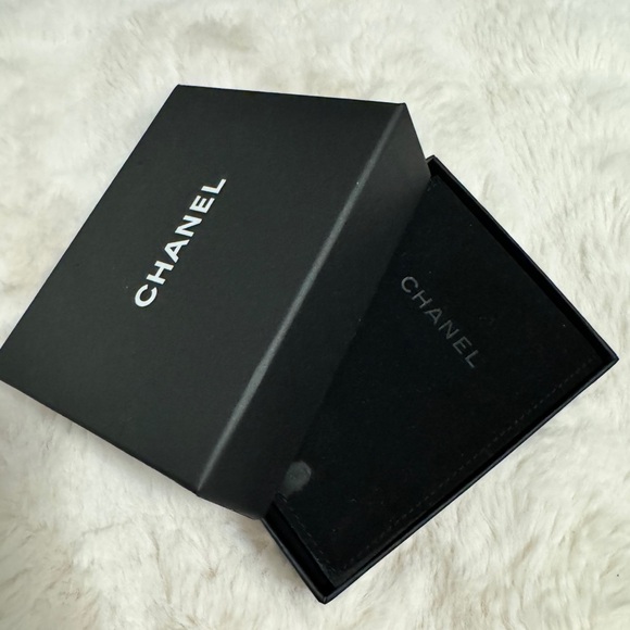 Chanel Silver CC Crystal Pearl Necklace - Picture 7 of 7